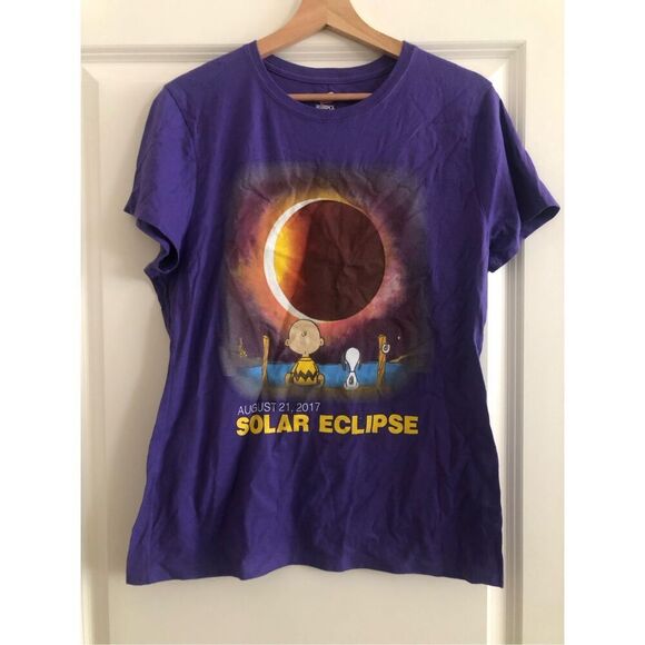 Charlie Brown Eclipse Tshirt Women’s Size large - Picture 1 of 1